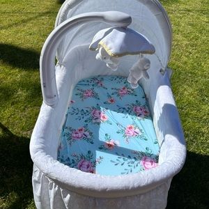 icomfort auto glide delta children bassinet